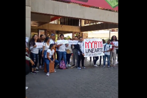 “Queremos estudiar en condiciones”: Estudiantes de la Unearte protestan y piden presencia de Tibisay Lucena #25Ene