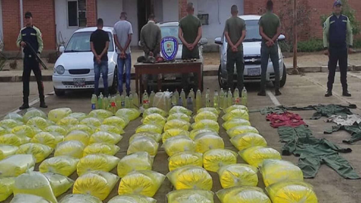 “Guardia del Pueblo”: detenidos tres efectivos militares con más de dos mil litros de gasolina en Anzoátegui