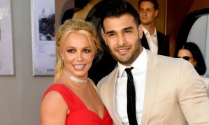 Sam Asghari negó haber abandonado a Britney Spears durante su supuesto colapso mental