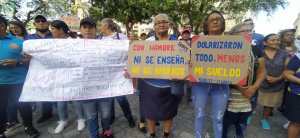 Docentes en Apure cumplen tres días de protestas para exigir una vida digna