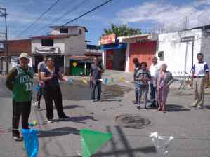 Hediondez por bote de aguas negras tiene “mareados” a vecinos y comerciantes de El Llanito en Mérida