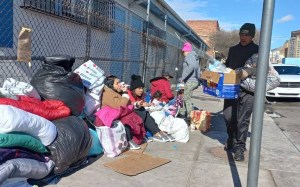 Crisis humanitaria en El Paso: Venezolanos que cruzaron ilegalmente a EEUU viven de forma insalubre (FOTOS)