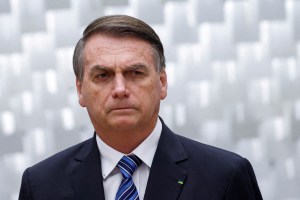 Bolsonaro negó tener conocimiento sobre polémicas joyas regadalas por Arabia Saudita