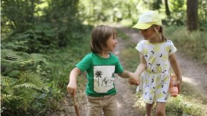 Atención, padres: el tiempo al aire libre puede reducir el riesgo de miopía en los niños, según Harvard