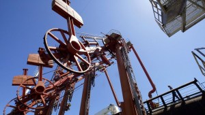 Venezuela’s oil exports slipped despite big assist from Irán