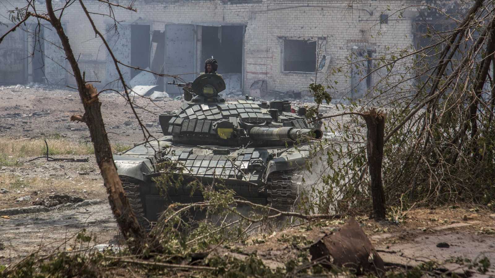 Kiev y Moscú combaten por tierra y aire entre críticas a mando militar ruso