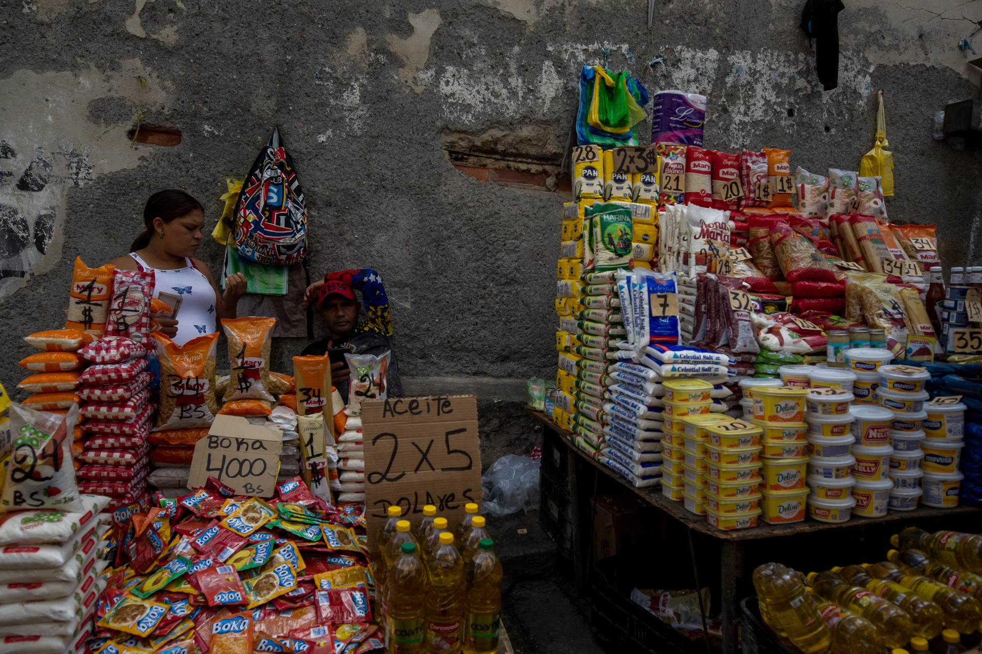 Los venezolanos necesitan 108 salarios mínimos para cubrir gastos de alimentos, según Cendas-FVM