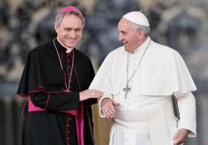 Secretario de Benedicto XVI deberá abandonar su residencia, según medios católicos