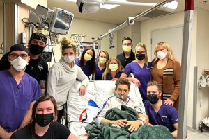 El emotivo cumpleaños de Jeremy Renner en el hospital: buenas noticias y el saludo de “los Avengers”