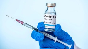FDA propone que la vacuna contra el Covid se aplique una vez al año en EEUU