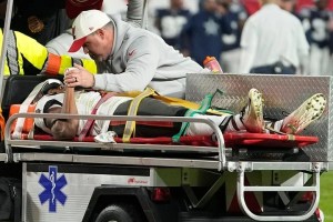 Otra dramática situación en la NFL: Jugador sufrió una conmoción cerebral tras un fuerte golpe