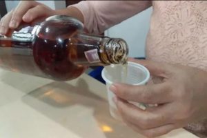 “La gente compra ron barato sin saber con qué está hecho”: reacciones ante el alcohol adulterado en Yaracuy