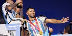 Revelaciones del Kun Agüero sobre el festejo del título en Qatar y el reto de Messi por el alcohol