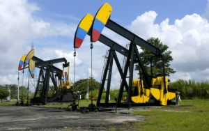 Colombia anuncia que no concederá nuevos contratos de gas y petróleo