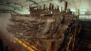 La compleja misión de volver a ensamblar las 2500 piezas de un barco del siglo XV