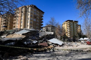 El frío amenaza a los supervivientes del terremoto turco en Gaziantep