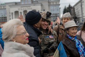 Después de un año de la invasión, el 95% de los ucranianos confía en la victoria contra Rusia