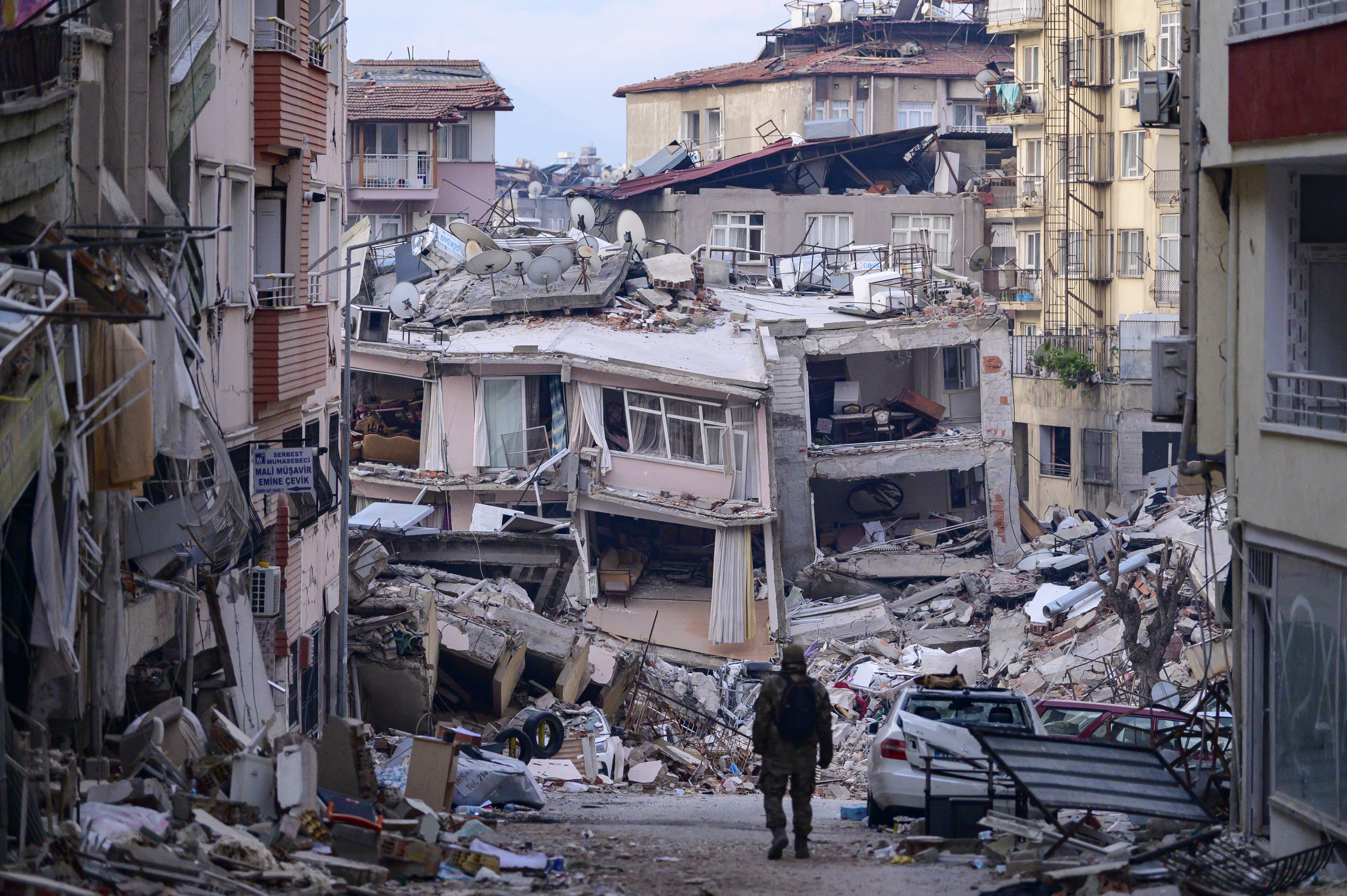 Землетрясение в сирии сколько. Землетрясение в Турции 2023. Землетрясение в Турции 2023 года. Землетрясение в Турции 2022. Землетрясение в Турции 6 февраля 2023.