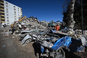 Rescataron de los escombros a una joven en Turquía once días después del devastador terremoto