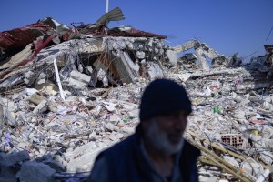 OMS aumenta petición de ayuda para víctimas en Siria y Turquía