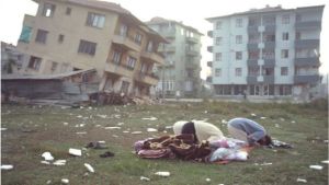 Cómo fue el gran terremoto de Turquía de 1999… y por qué el país “no aprendió la lección” de esa catástrofe