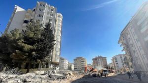 Las advertencias que fueron ignoradas sobre complejo de apartamentos que se derrumbó tras terremoto en Turquía