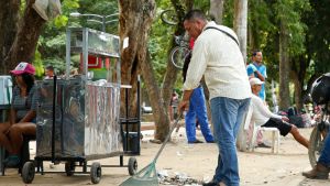 Conseguir trabajo, el reto de migrantes venezolanos en el exterior en tiempos de pospandemia