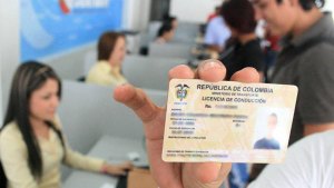 Venezolanos con PPT en Colombia ya pueden tramitar su licencia de conducir ante el Registro de Tránsito (Video)