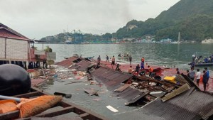 Al menos cuatro muertos y varios edificios destruidos tras un terremoto de 5,4 en Indonesia