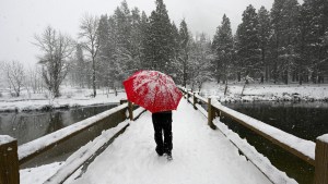 Por primera vez en décadas: EEUU emitió aviso de nevadas para las montañas de California