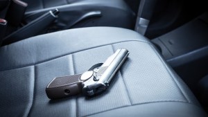 Conmoción en Florida: Niña de seis años le disparó a su abuela desde el asiento trasero de un vehículo