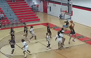 El video de la entrenadora que se hizo pasar por una niña de 15 años para ganar un partido escolar