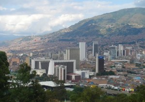 Disparos de fusil y explosiones en la parte alta de la Sierra en Medellín mantienen en alerta a las autoridades