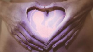 “Un corazón distinto”: cómo es la cirugía cardíaca fetal que salva la vida de los bebés en el útero