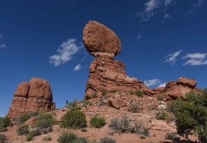 Mujer fue decapitada por puerta giratoria en parque nacional de Utah y familia recibirá millonaria compensación