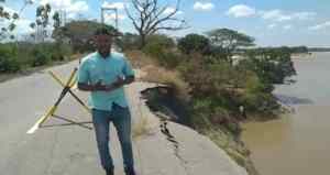 En Barinas, el río Apure está reclamando su cauce: destrozó la carretera y el chavismo no responde