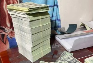 Capturaron a un colombiano por supuesta falsificación de monedas en Ecuador