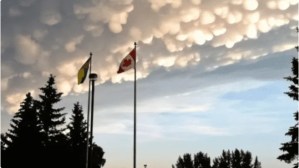 Conmoción en el mundo por nubes de aspecto “apocalíptico”: ¿Ovnis? (Video)