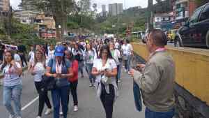 Docentes protestan en Los Salias para exigir mejoras salariales este #23Feb (FOTOS)