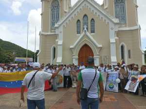 Docentes neoespartarnos piden a la Virgen del Valle interceda ante intransigencia del régimen chavista