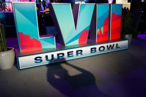 Super Bowl: alitas, guacamole y TV de 85 pulgadas