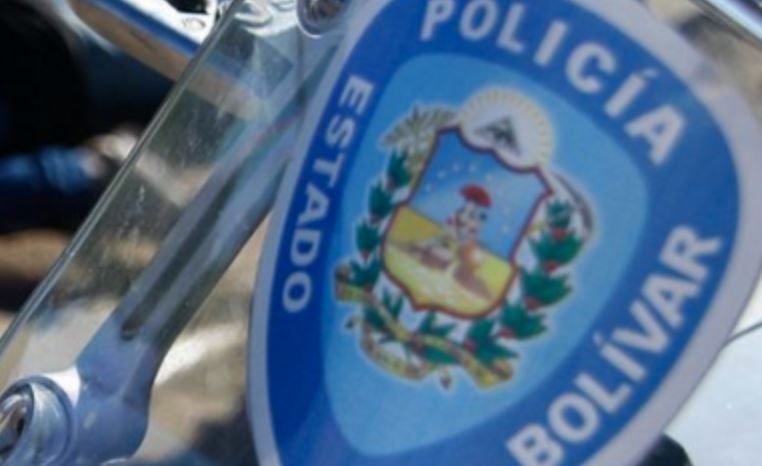Funcionario fue agredido por un civil alcahueteado por director de la policía del estado Bolívar (Foto)