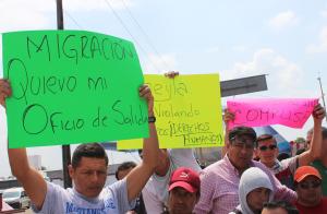 Migrantes en México exigieron papeles para transitar hacia EEUU