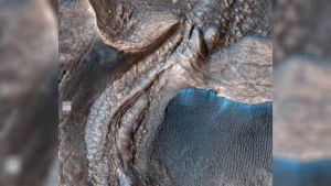 De una cara al cuerpo de un gigantesco alien: la Nasa explica las aterradoras imágenes en Marte