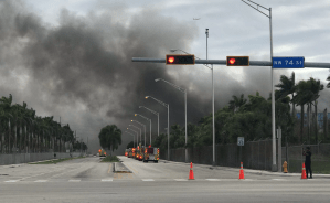 Incendio en planta de tratamiento de desechos de Miami-Dade continúa activo