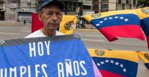 Un papagayo por la libertad de Venezuela