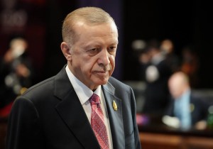 Erdogan pide “perdón” a los turcos por demora en labores de socorro tras terremotos