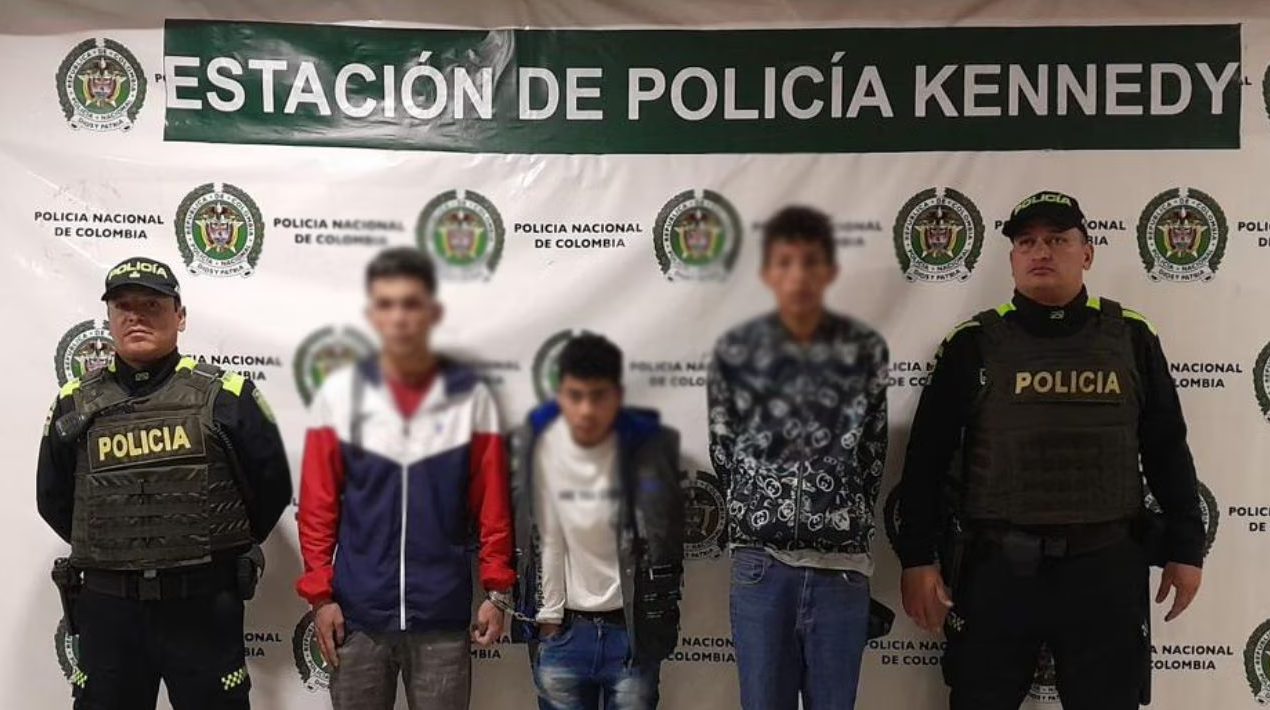 Capturados en flagrancia tres miembros del Tren de Aragua que colocaban panfletos en Bogotá