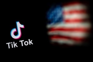 Proyecto de ley para prohibir TikTok avanza en el Congreso de EEUU