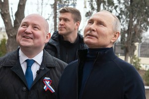 Putin realiza visita sorpresa a ciudad ocupada ucraniana de Mariúpol